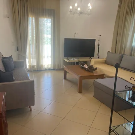 Holiday home Sandra's Country House Lefkogeia